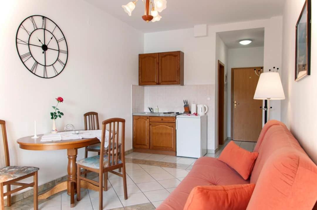 Apartmenthaus Kosirina-Tisno Exterior foto